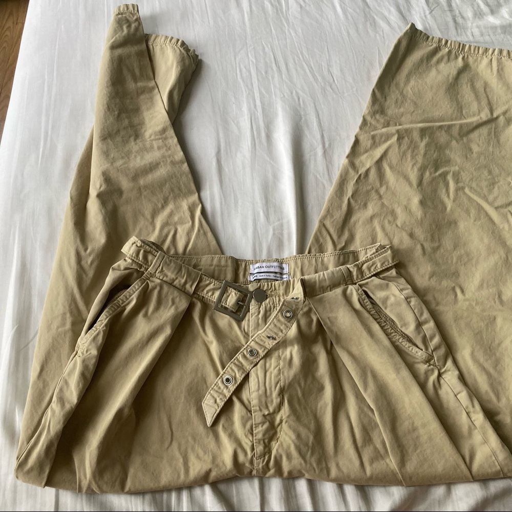 Urban Outfitters khaki belted utility pants, size 4
